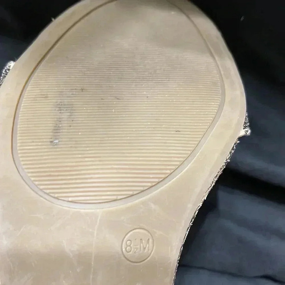 🔥 GUESS Gold heels - Picture 7 of 7